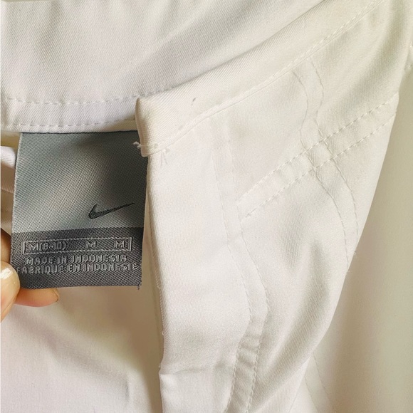 Nike Women's Cropped Pants Size Medium White With Bottom Stripes Capris - Picture 3 of 15